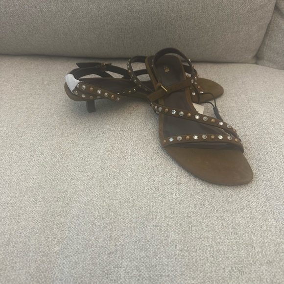 Zara Olive 1.6” Heeled Sandal with Stud Details NWT sz 39/ US 8 Valentino Style - Picture 7 of 16